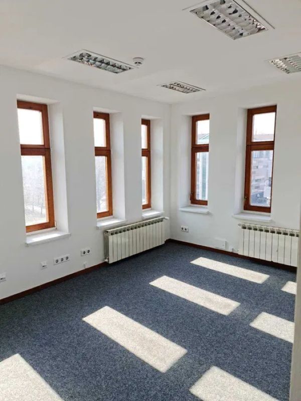 Продажа административного здания 2736 м², Сечевых Стрельцов ул.