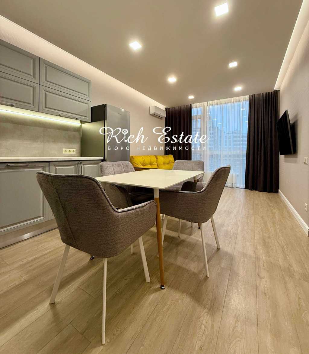 Оренда 2-кімнатної квартири 60 м², Предславинська вул., 53