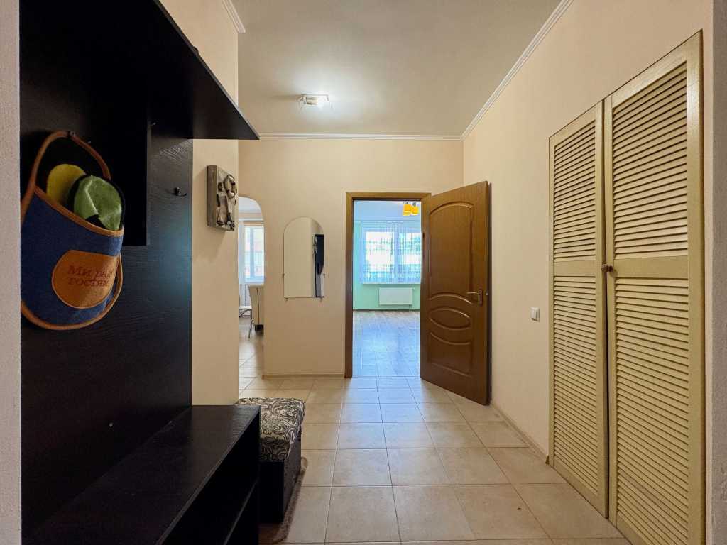 Продаж 1-кімнатної квартири 53 м², Олевська вул., 5