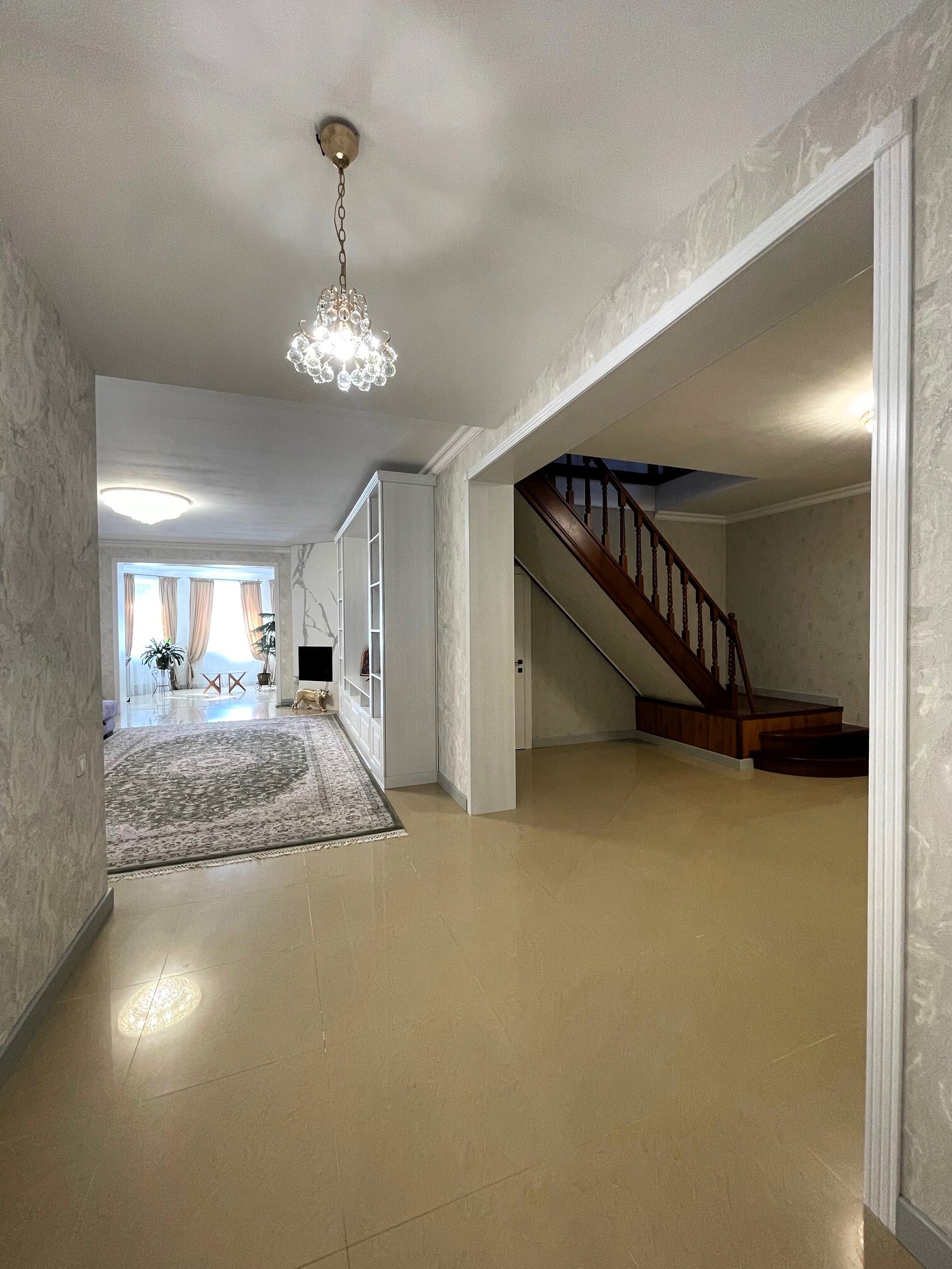 Продаж будинку 315 м²