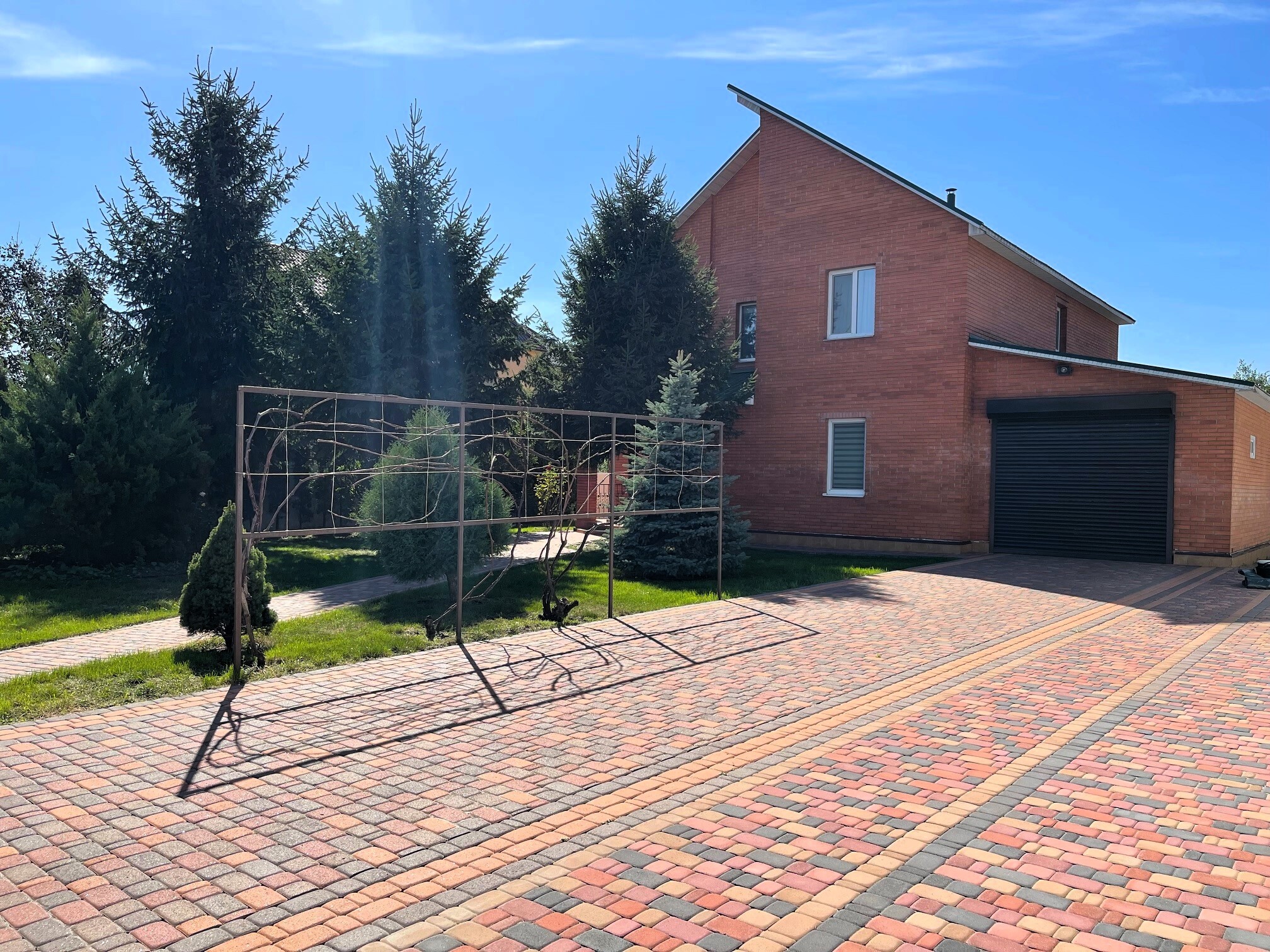 Продаж будинку 315 м²
