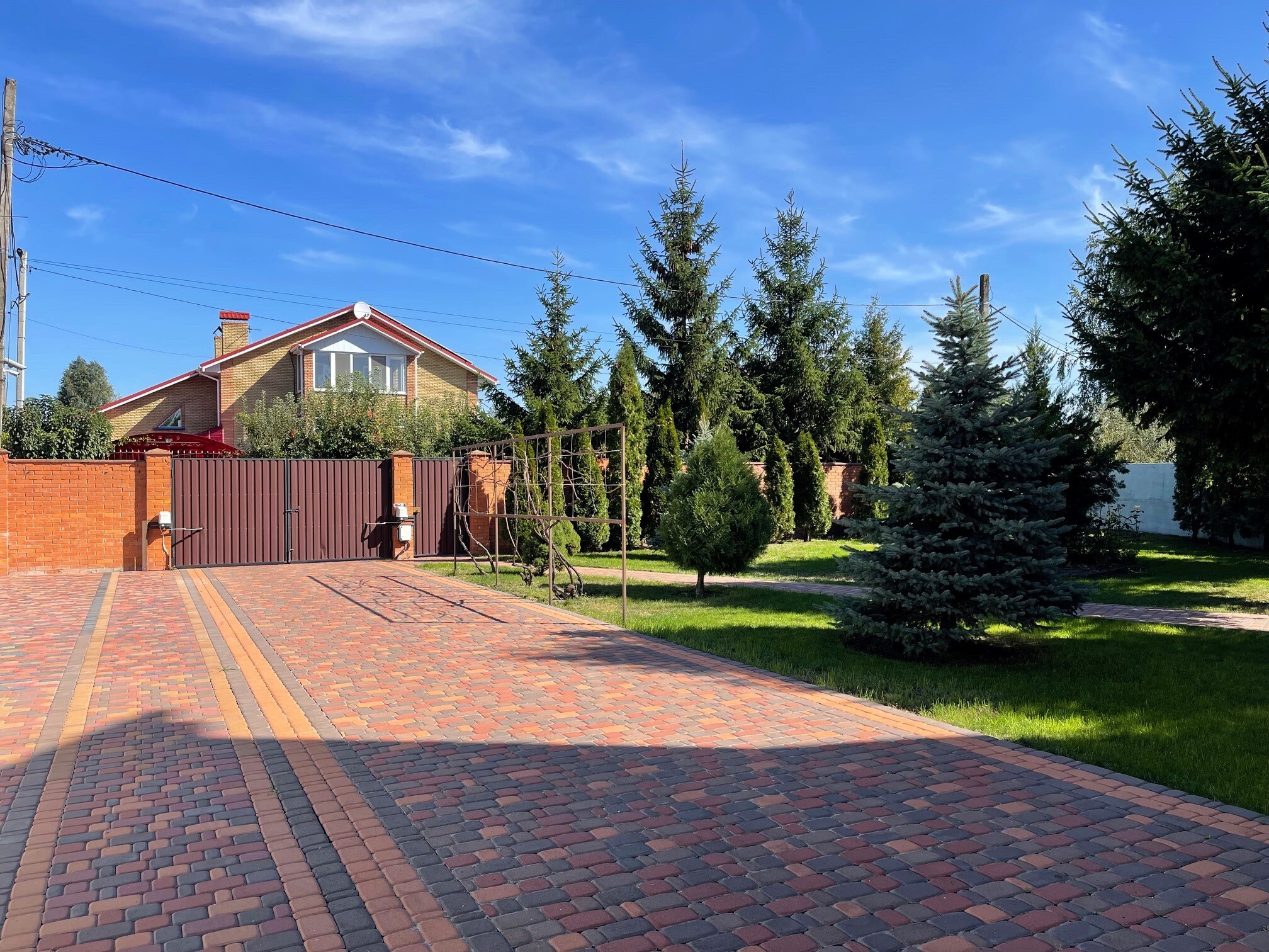 Продаж будинку 315 м²