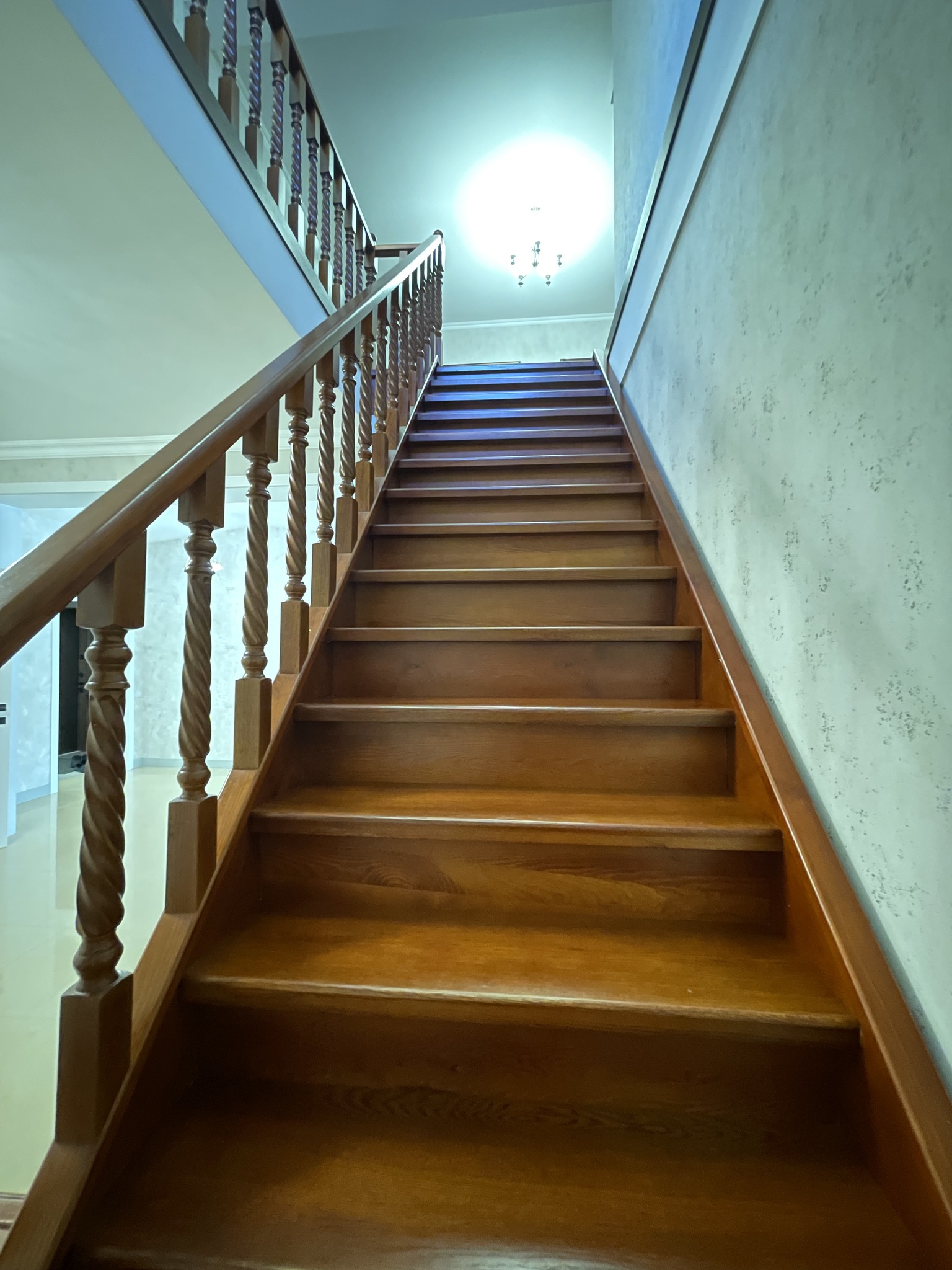 Продаж будинку 315 м²