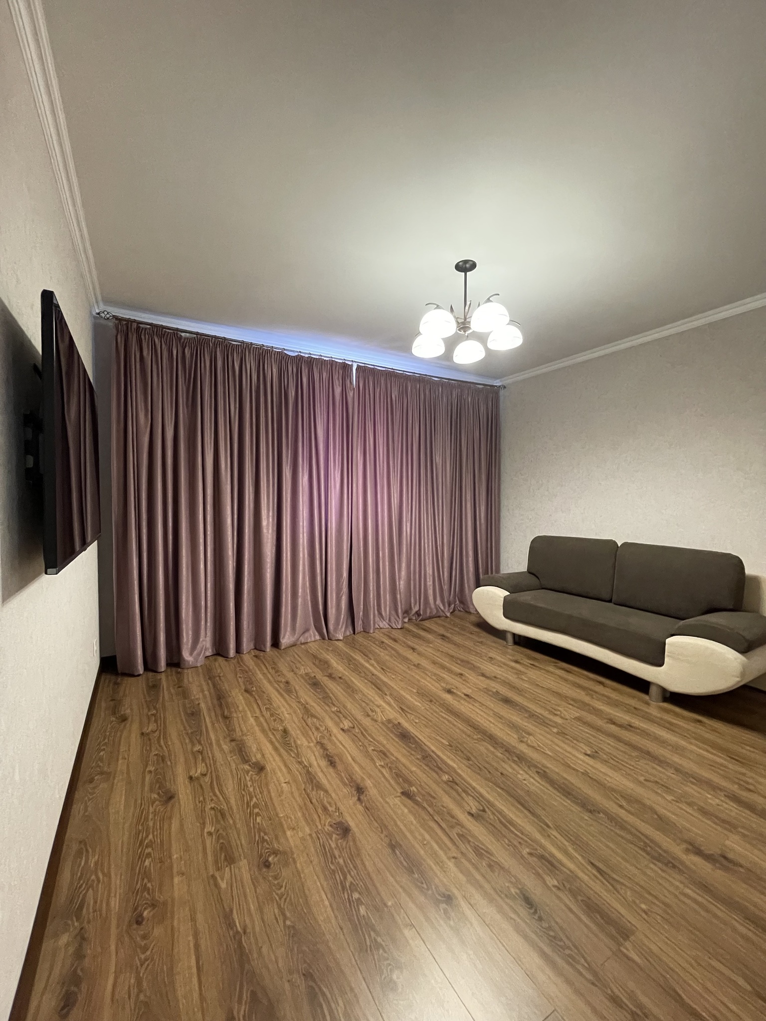 Продаж будинку 315 м²
