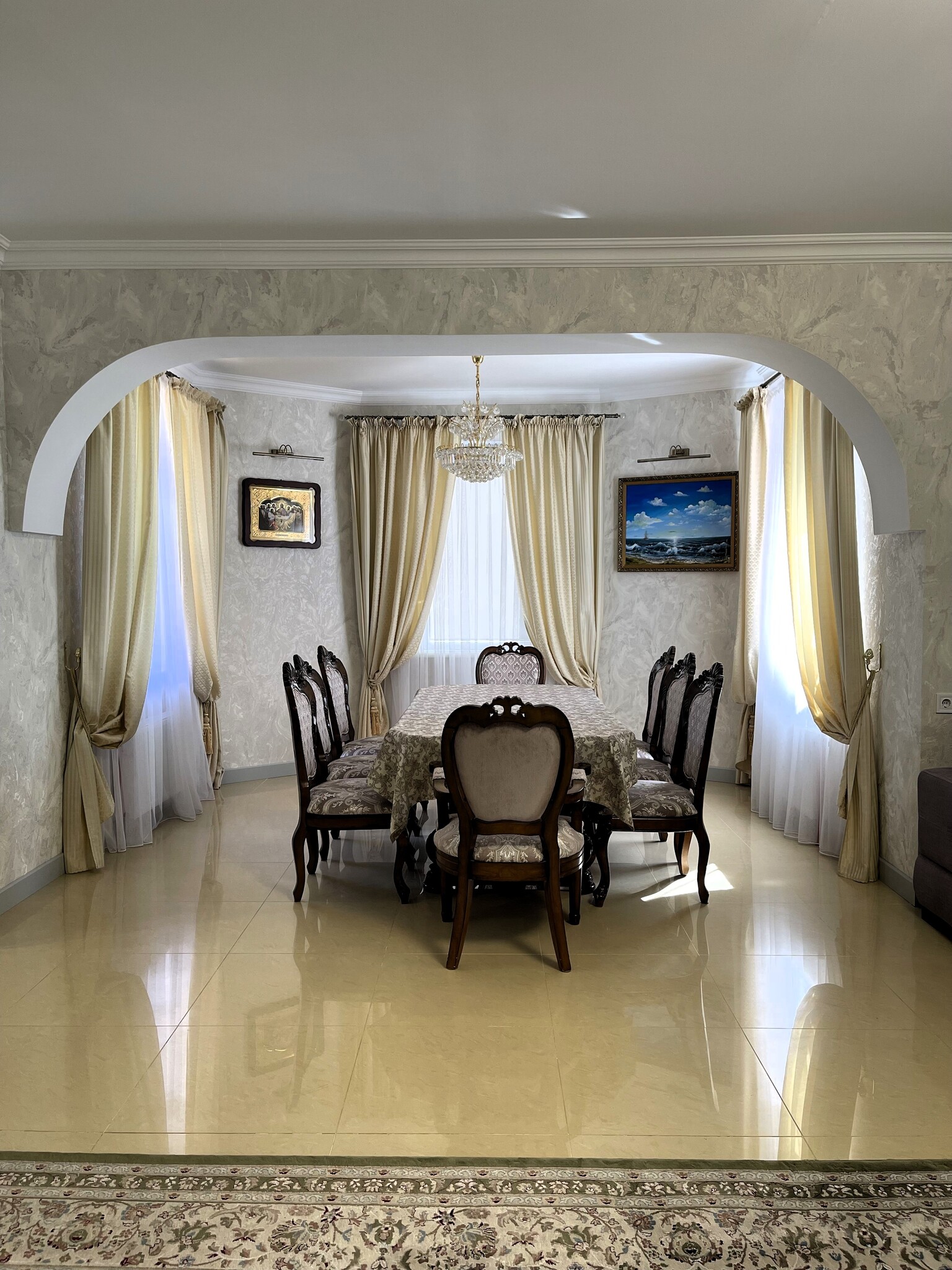 Продаж будинку 315 м²
