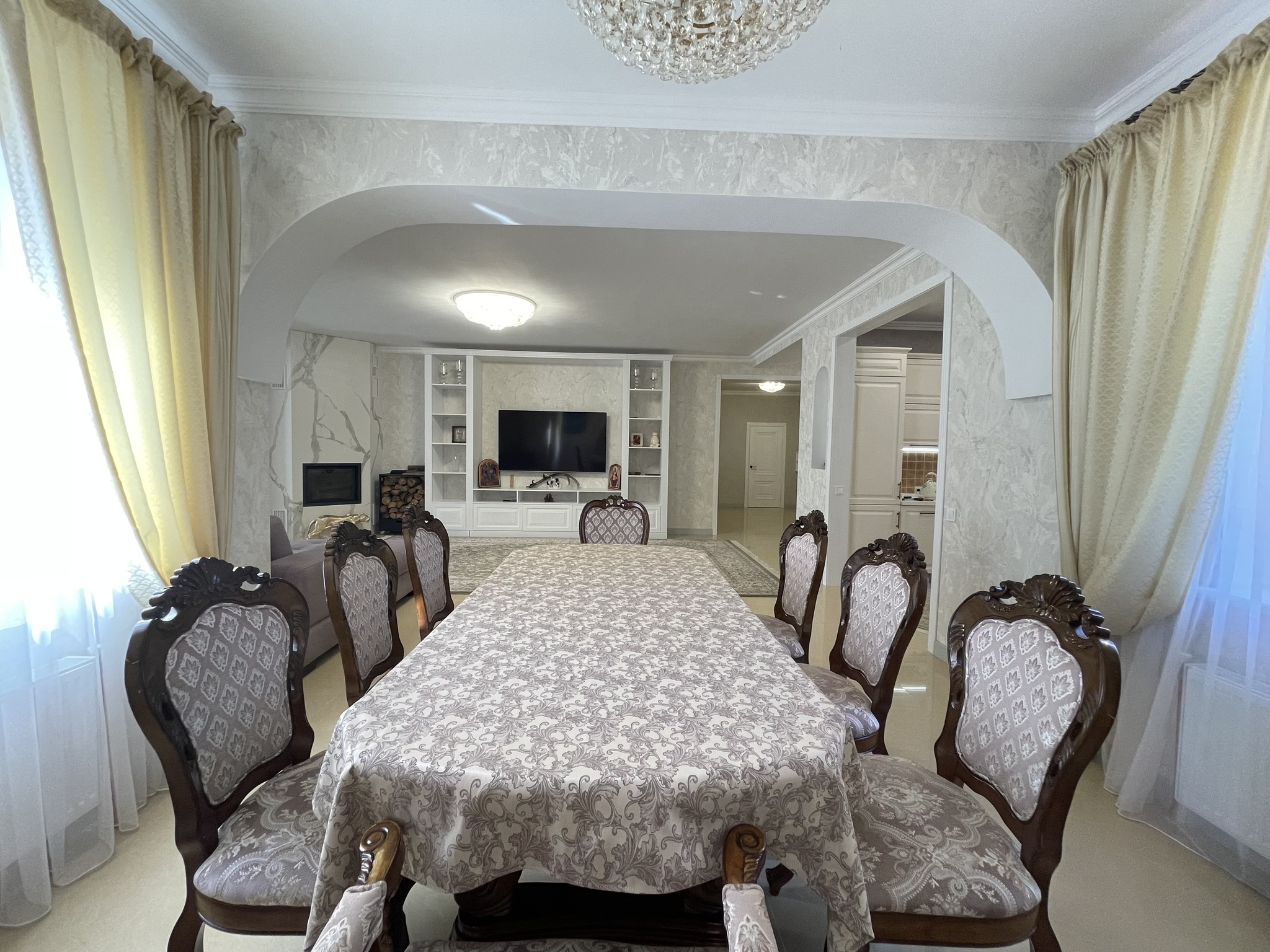 Продаж будинку 315 м²