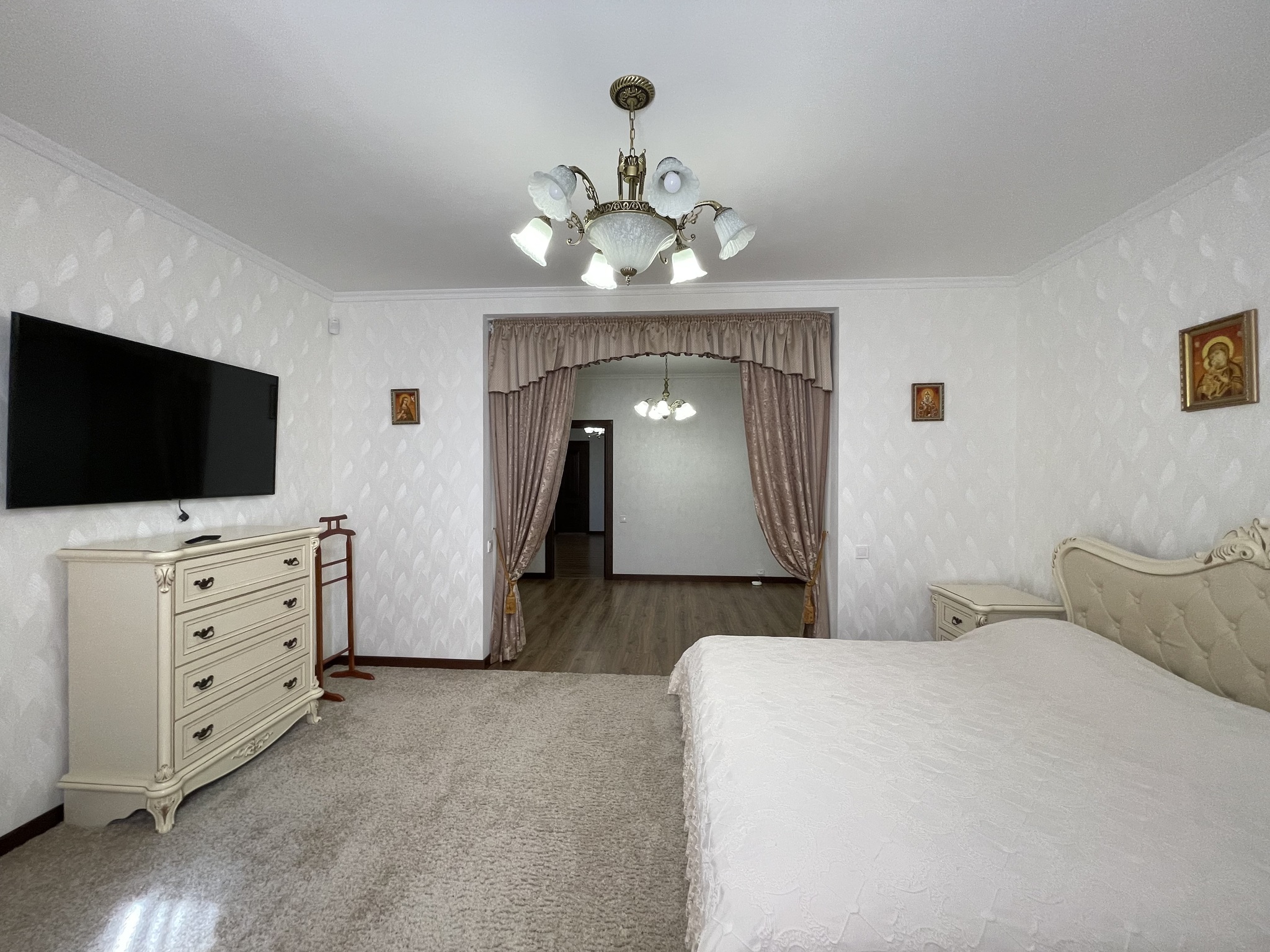 Продаж будинку 315 м²