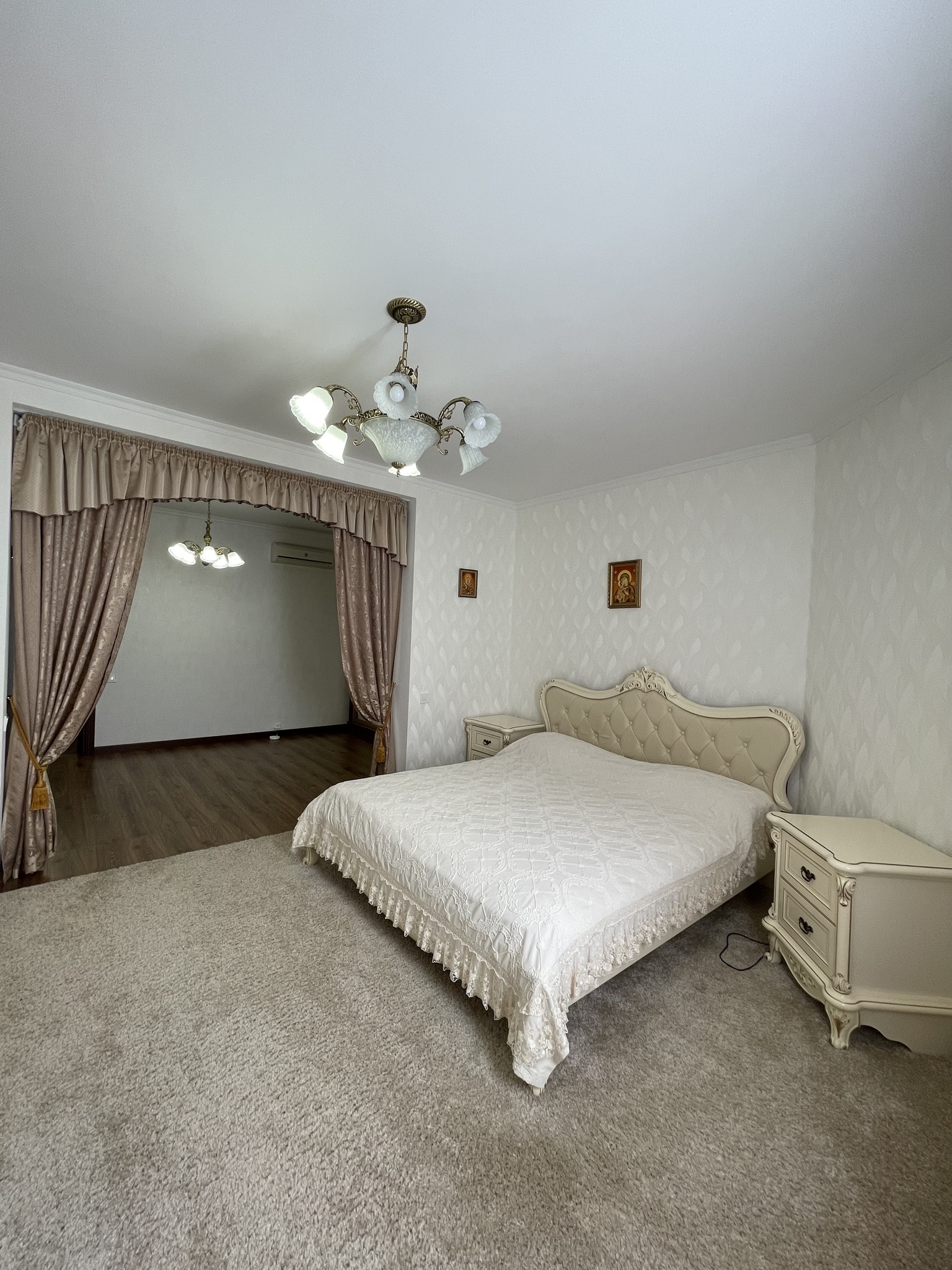 Продаж будинку 315 м²