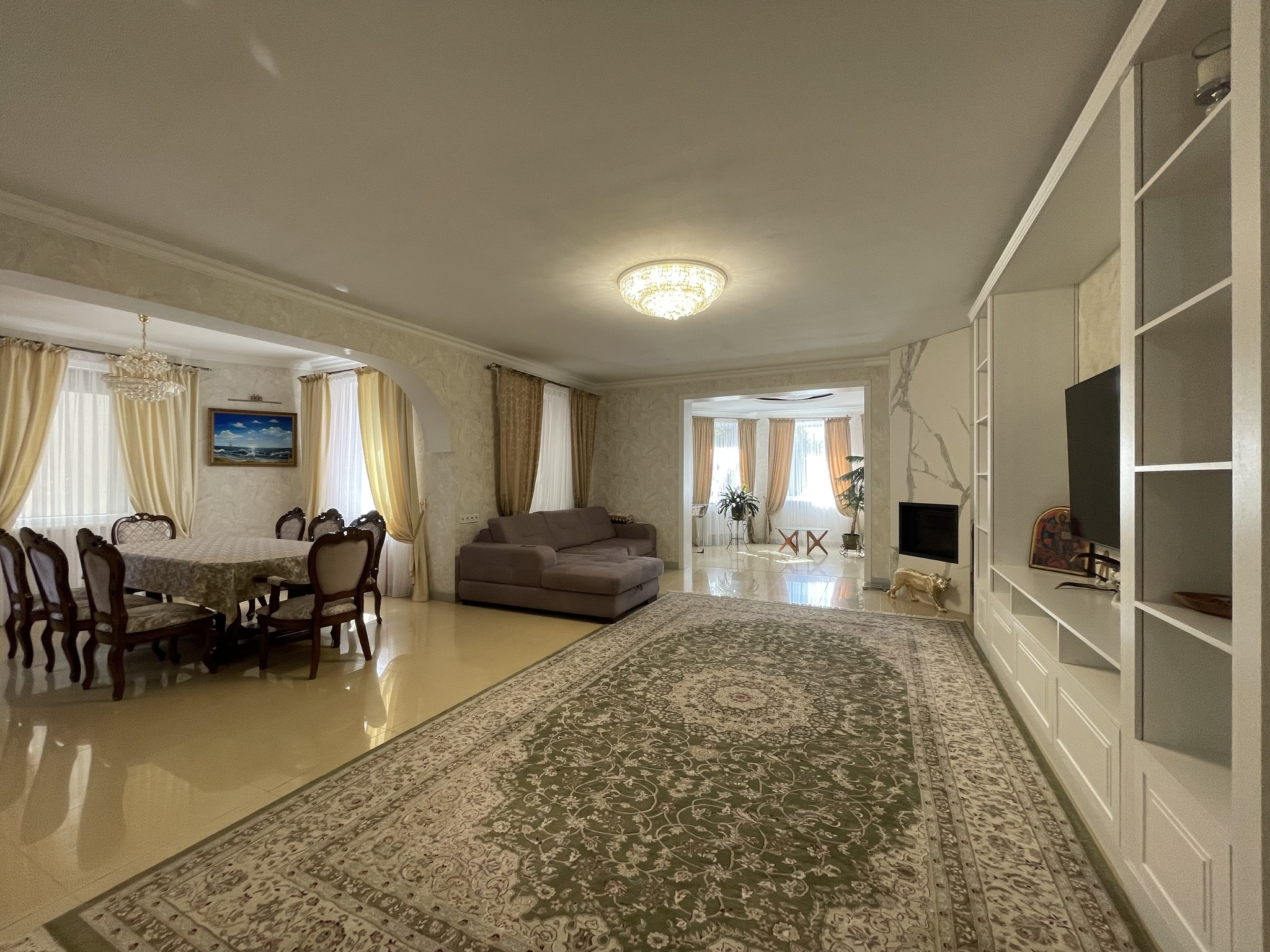 Продаж будинку 315 м²
