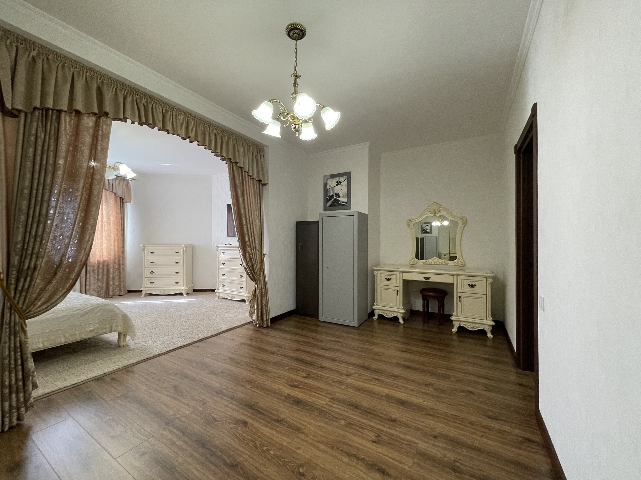 Продаж будинку 315 м²