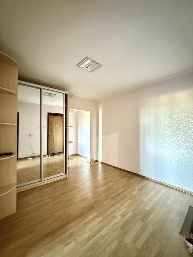 Продаж 2-кімнатної квартири 72 м², Науки просп., 60а
