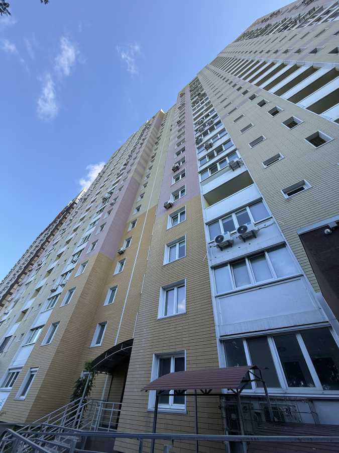 Продаж 2-кімнатної квартири 72 м², Науки просп., 60а