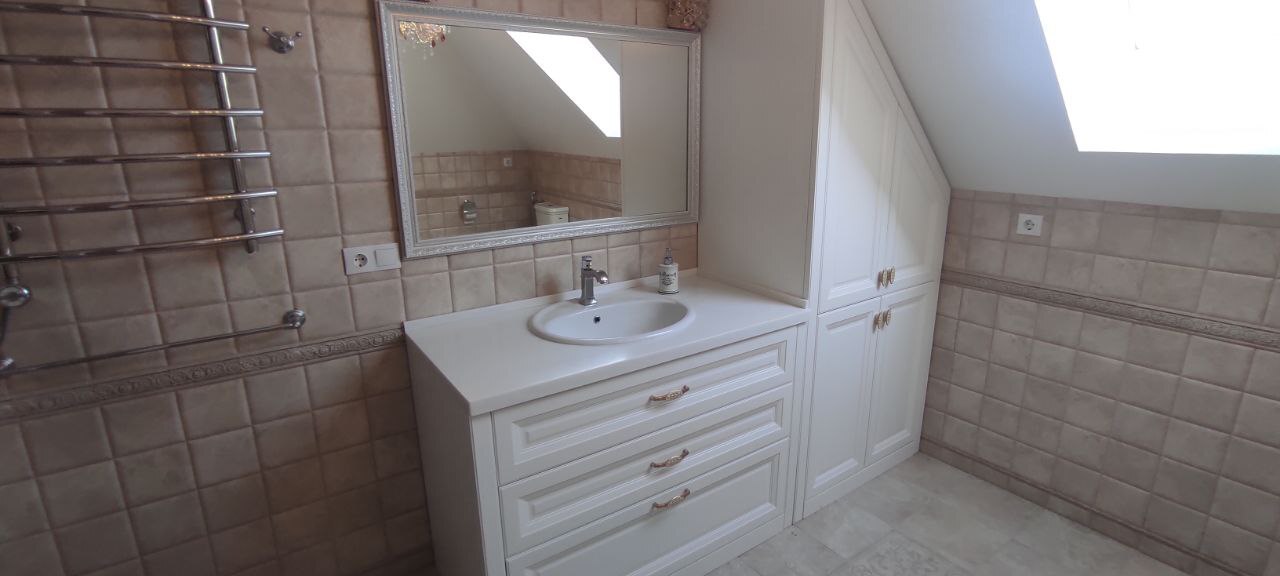 Продаж будинку 250 м²