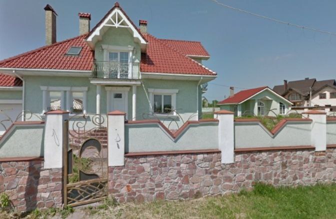 Продаж будинку 250 м²