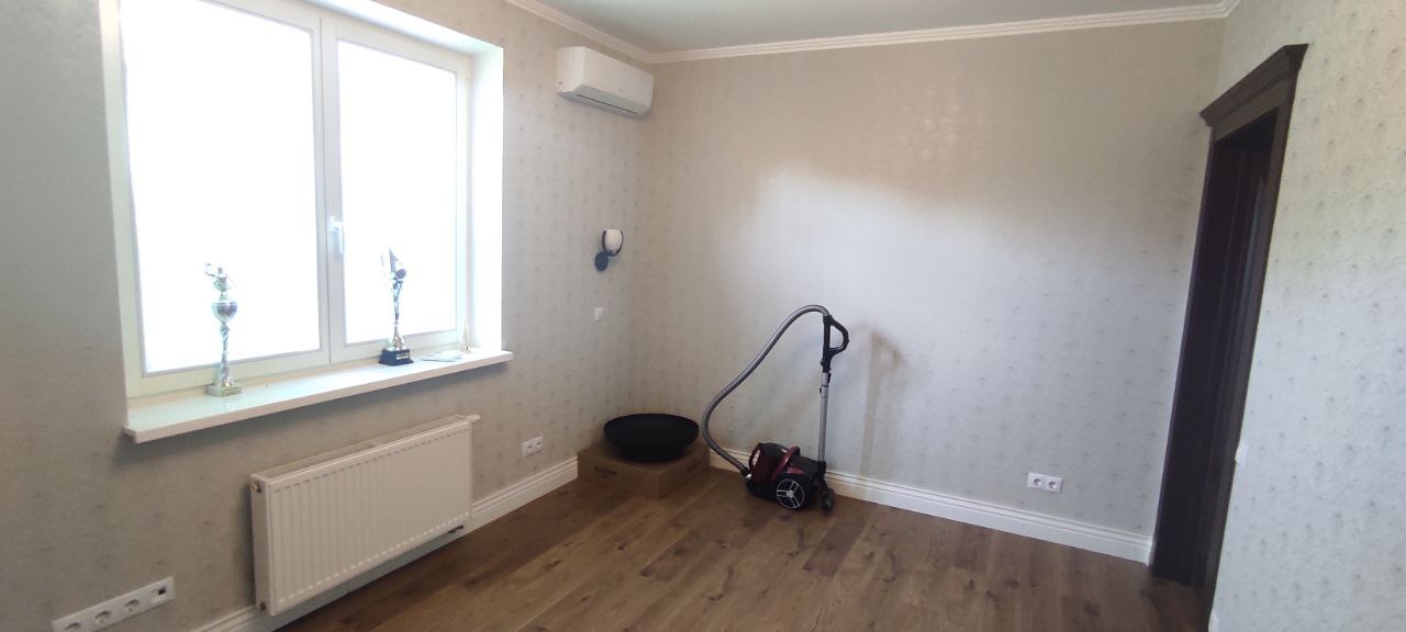 Продаж будинку 250 м²
