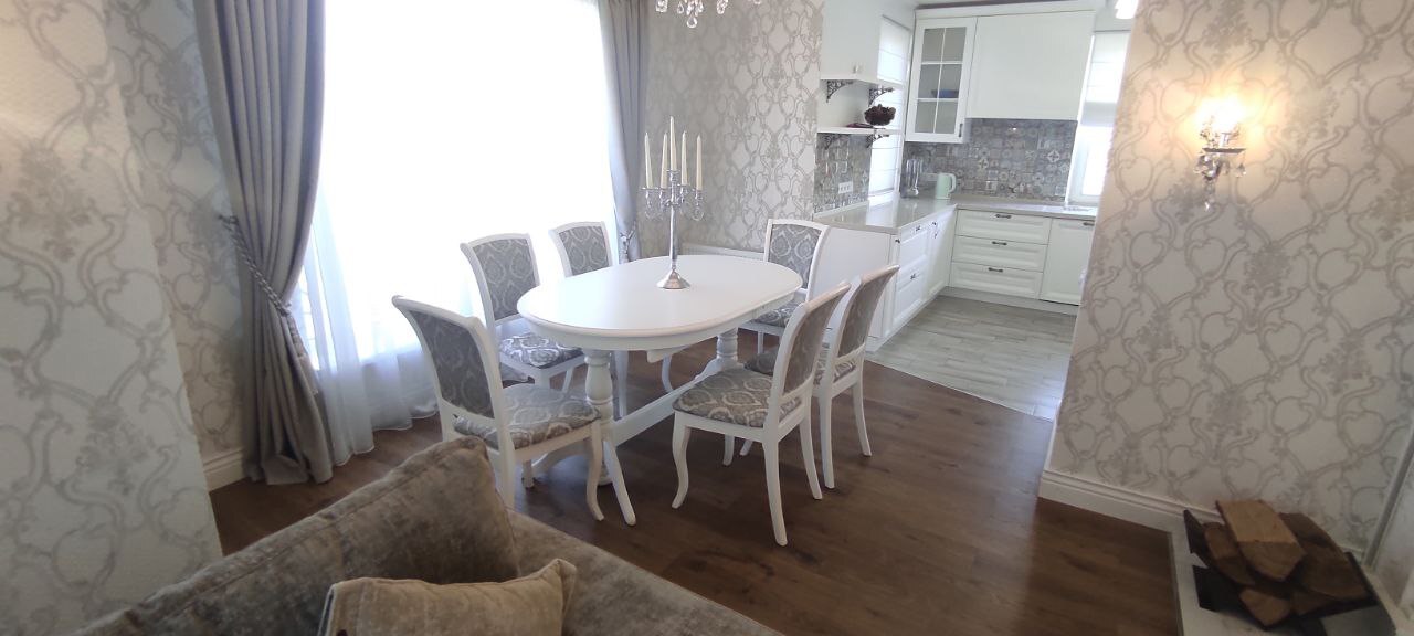 Продаж будинку 250 м²