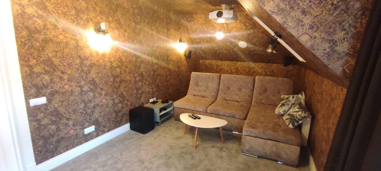 Продаж будинку 250 м²