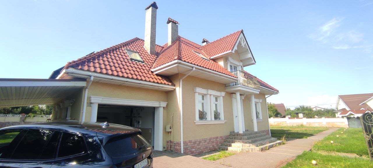 Продаж будинку 250 м²