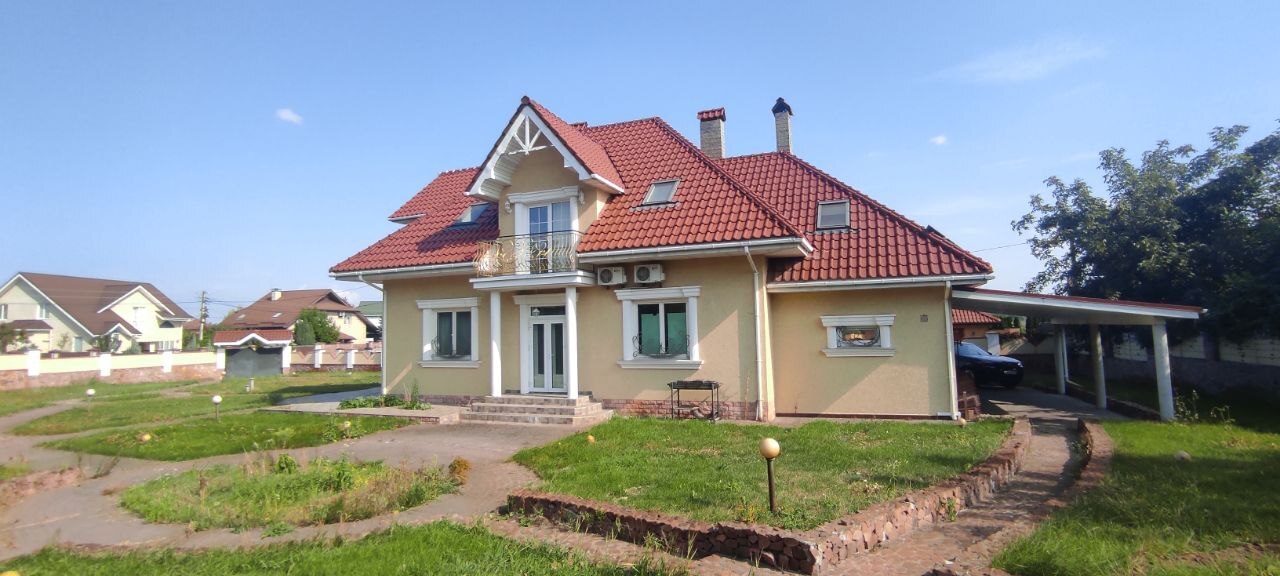 Продаж будинку 250 м²
