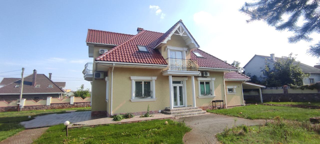 Продаж будинку 250 м²