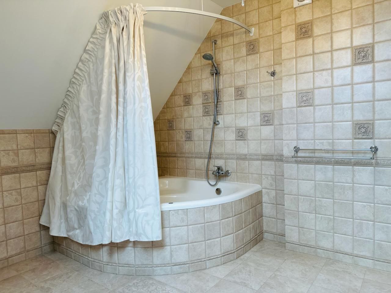Продаж будинку 250 м²