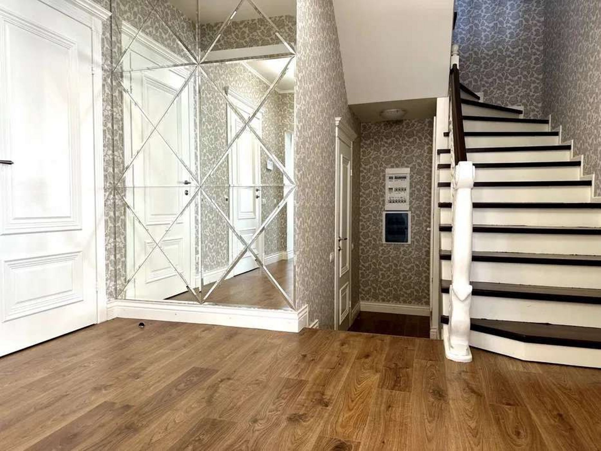Продаж будинку 250 м²