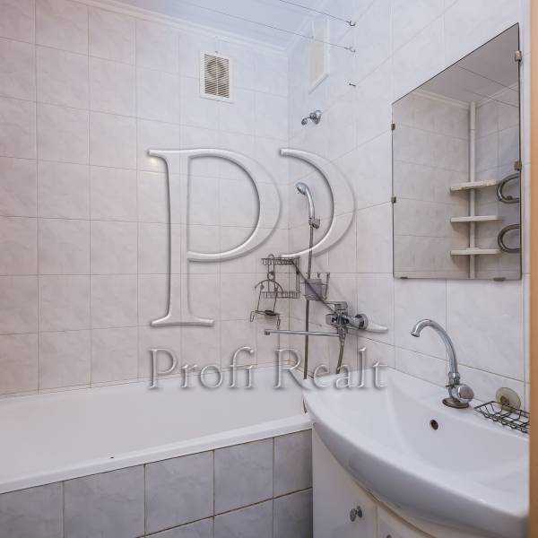 Продаж 3-кімнатної квартири 60 м², Володимирська вул., 2Б