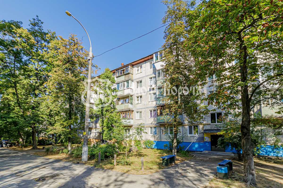 Продажа 2-комнатной квартиры 45 м², Академика Туполева ул., 15Б