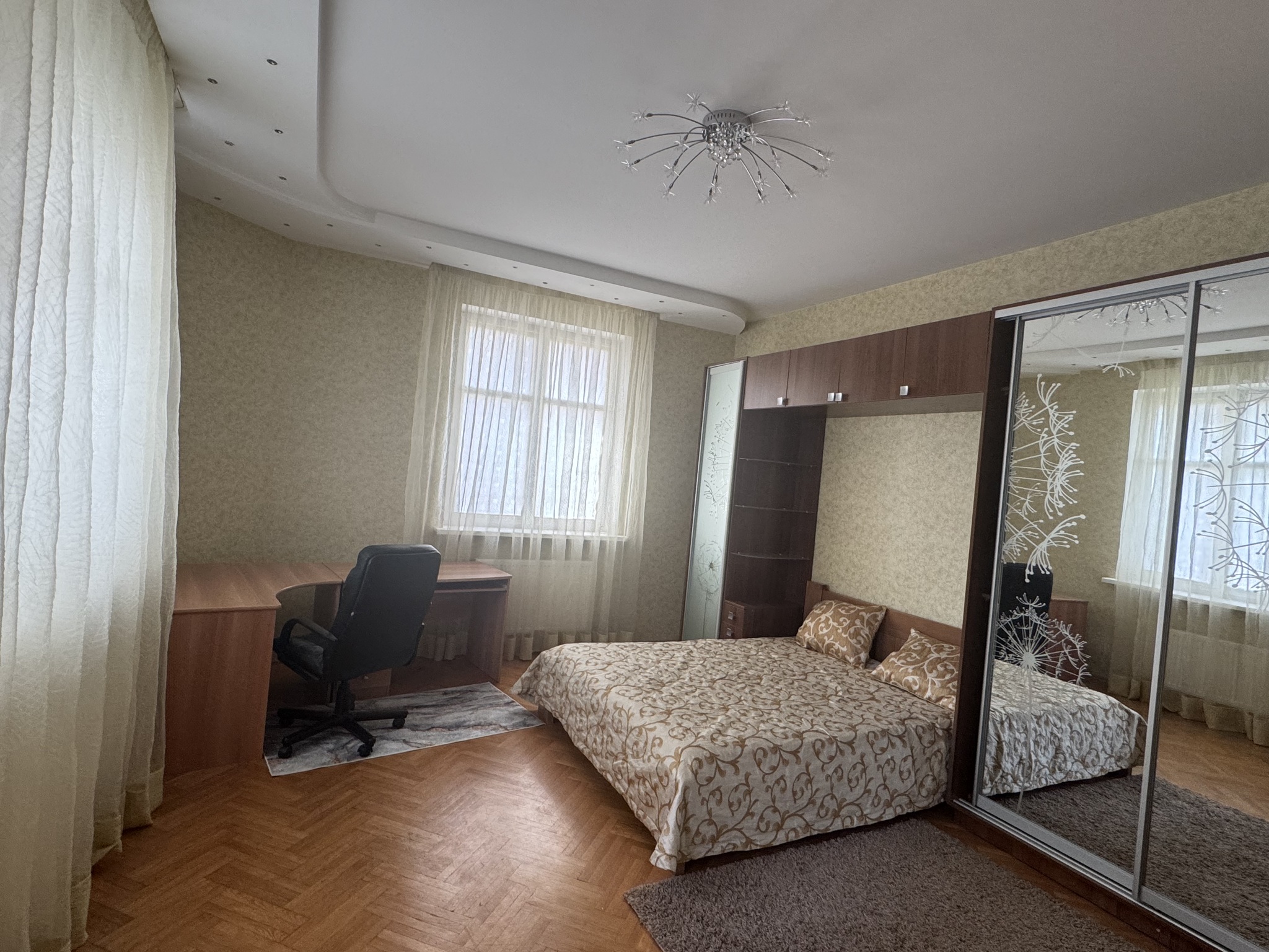 Аренда 3-комнатной квартиры 137 м², Евгения Коновальца ул., 32Б