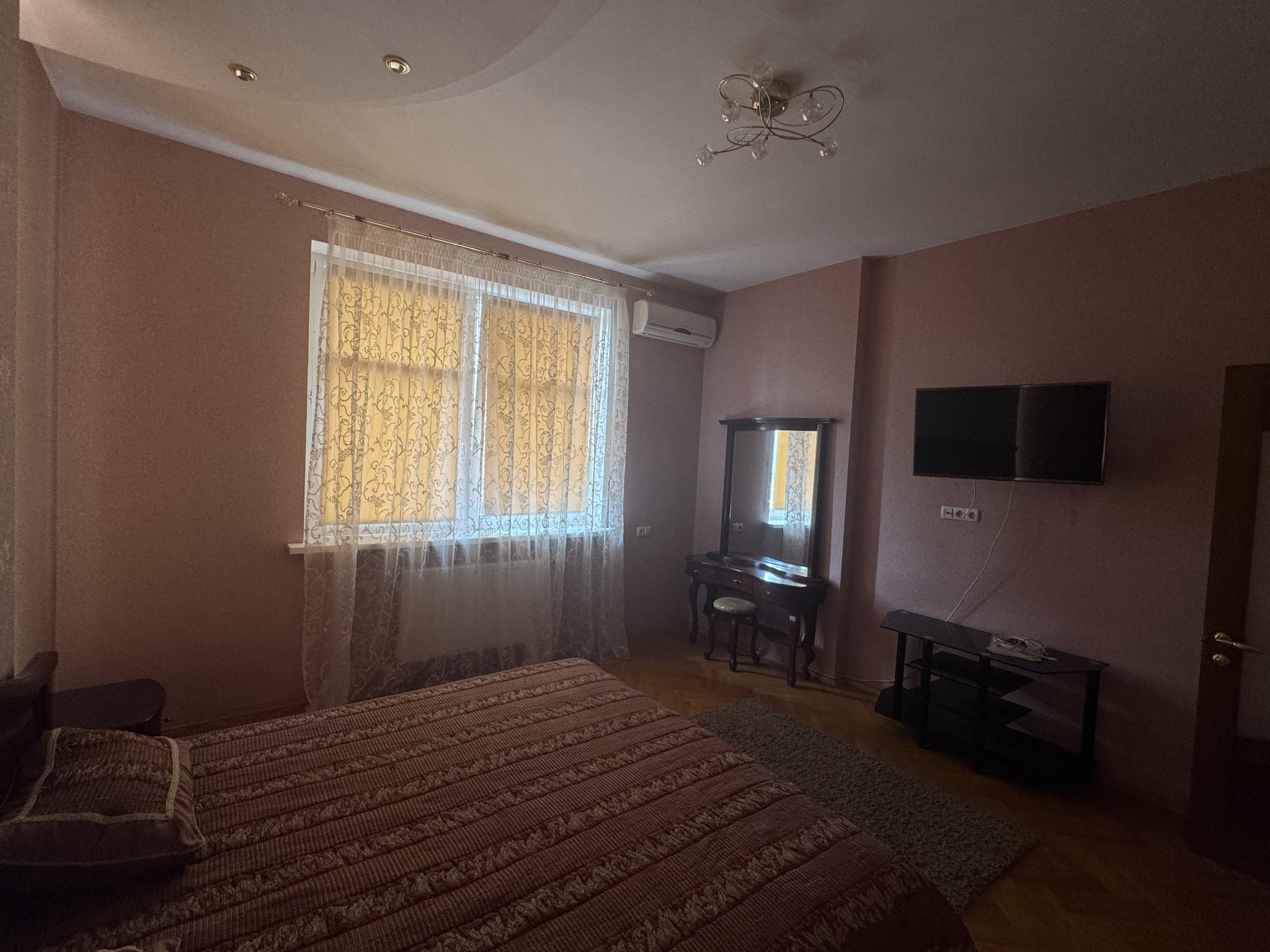 Аренда 3-комнатной квартиры 137 м², Евгения Коновальца ул., 32Б