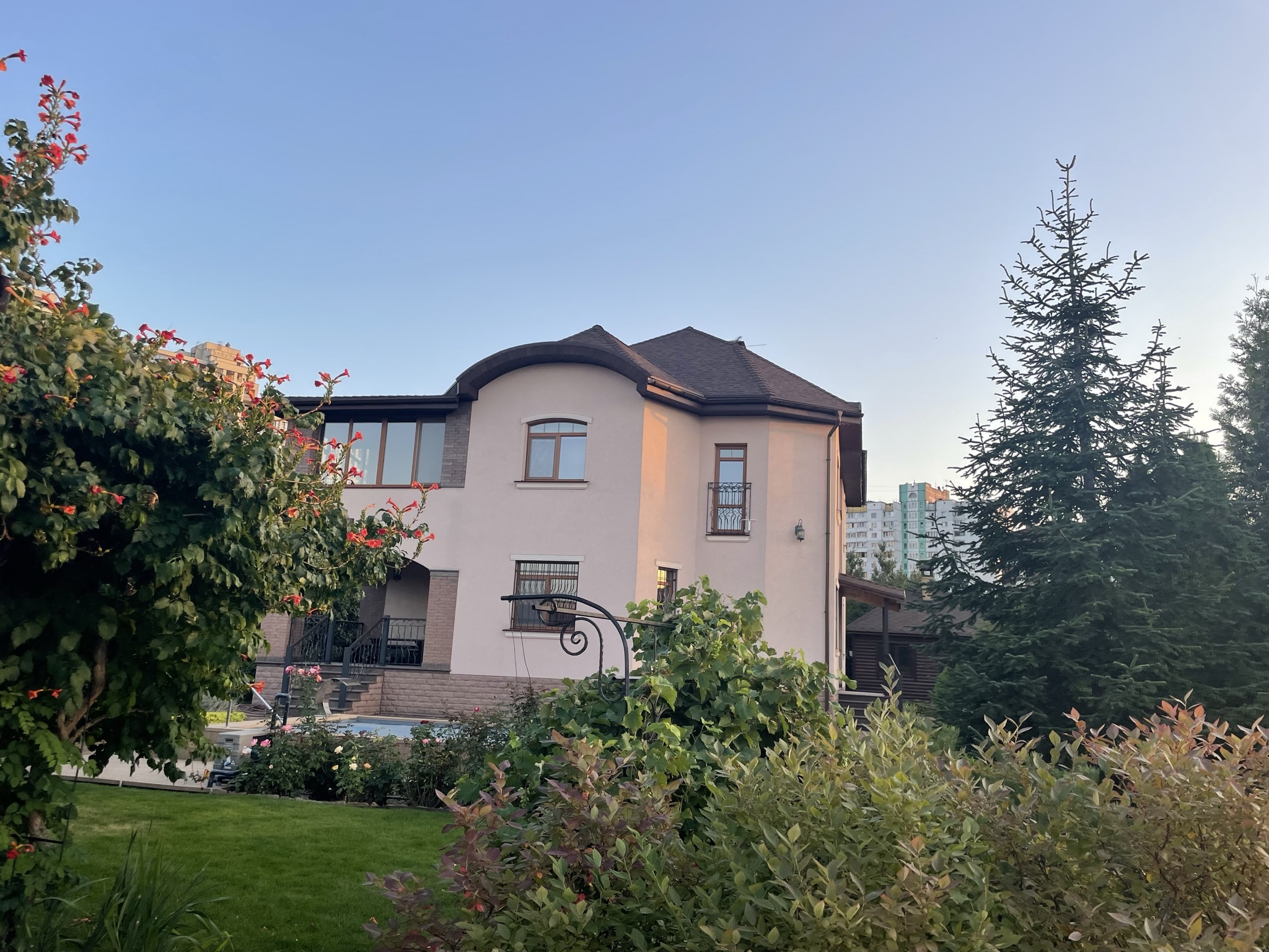Аренда дома 280 м², Григория Гуляницкого ул., 32а