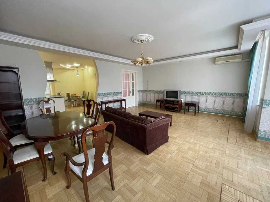 Аренда 3-комнатной квартиры 140 м², Владимира Антоновича ул., 140