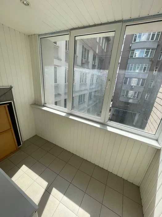 Аренда 3-комнатной квартиры 140 м², Владимира Антоновича ул., 140