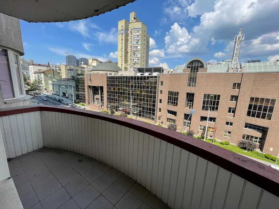 Аренда 3-комнатной квартиры 140 м², Владимира Антоновича ул., 140