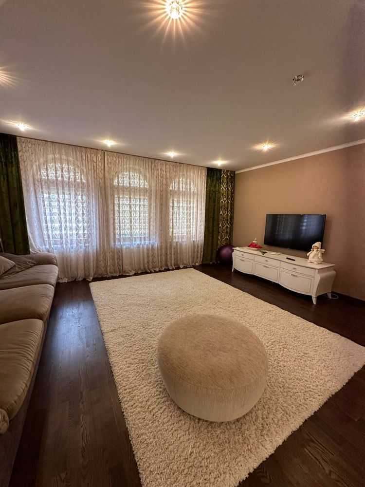 Продажа дома 500 м², Генерала Свободы ул.