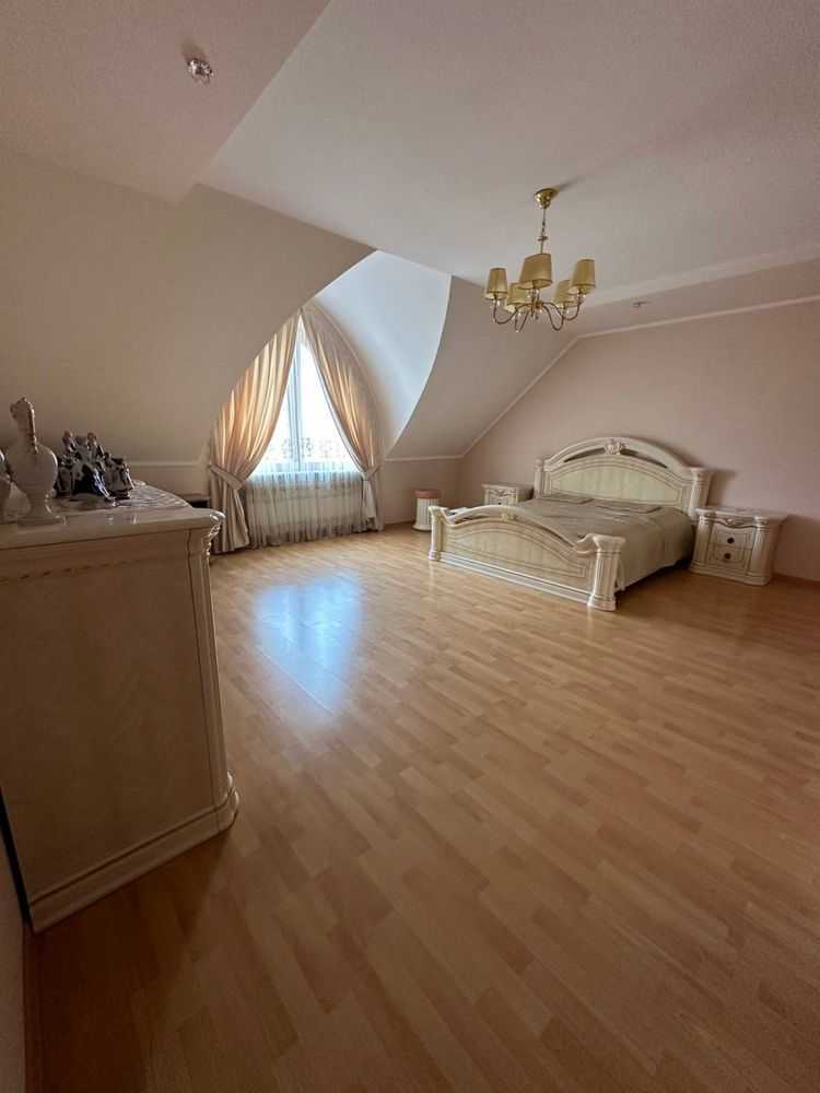 Продажа дома 500 м², Генерала Свободы ул.