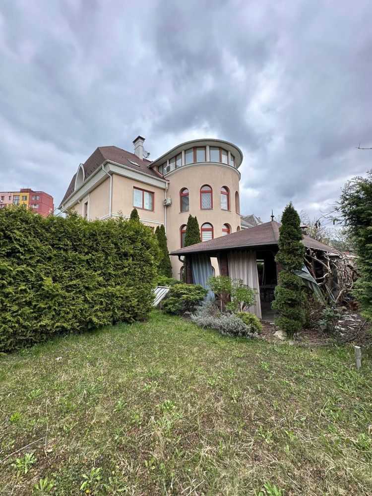 Продажа дома 500 м², Генерала Свободы ул.