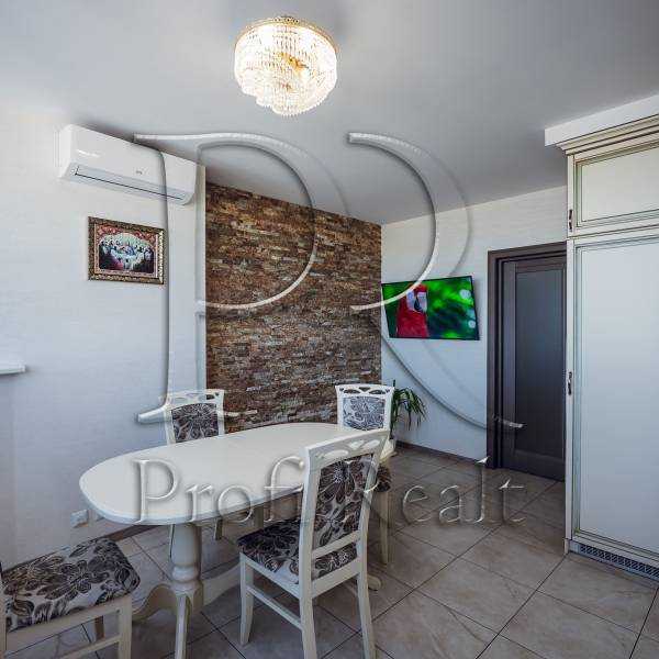 Продаж 3-кімнатної квартири 96 м², Білогородська вул., 51/5