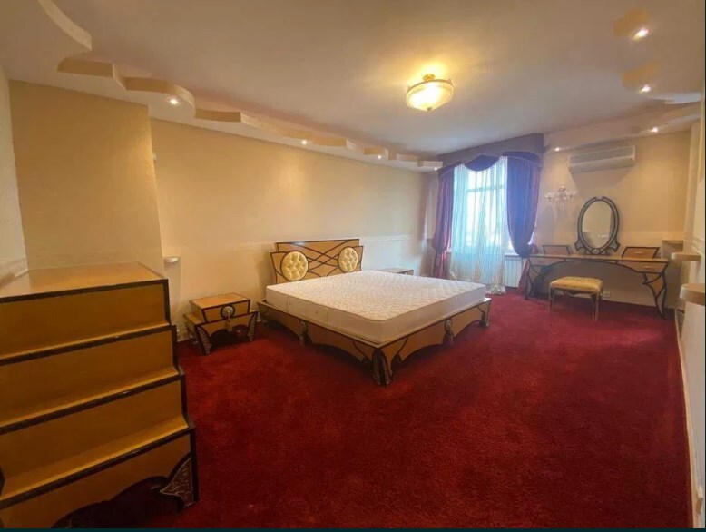 Аренда 4-комнатной квартиры 195 м², Старонаводницкая ул., 13