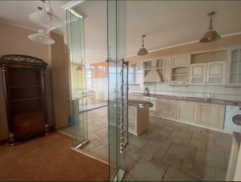 Аренда 4-комнатной квартиры 195 м², Старонаводницкая ул., 13
