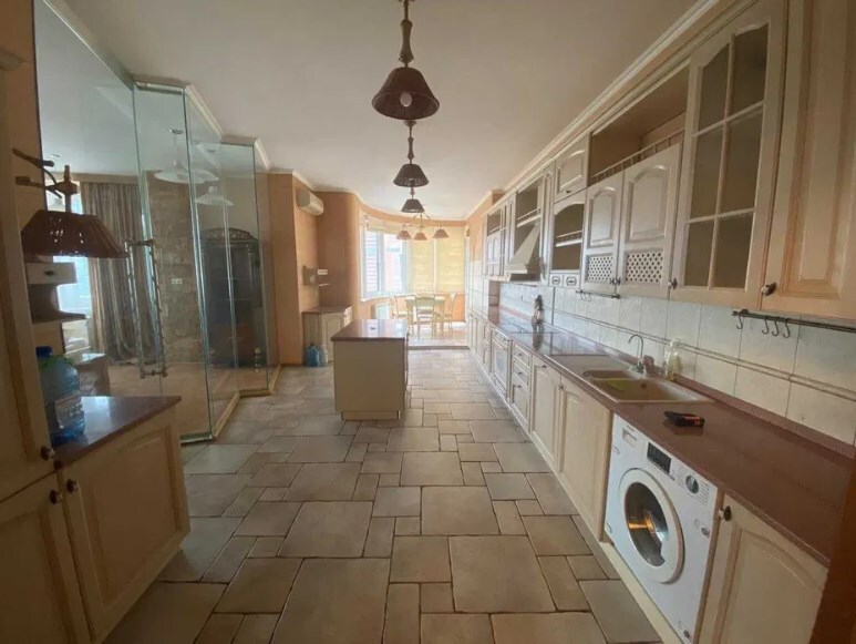Аренда 4-комнатной квартиры 195 м², Старонаводницкая ул., 13
