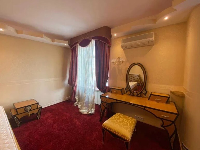Аренда 4-комнатной квартиры 195 м², Старонаводницкая ул., 13