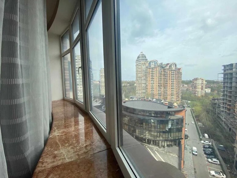 Аренда 4-комнатной квартиры 195 м², Старонаводницкая ул., 13