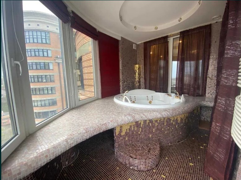 Аренда 4-комнатной квартиры 195 м², Старонаводницкая ул., 13