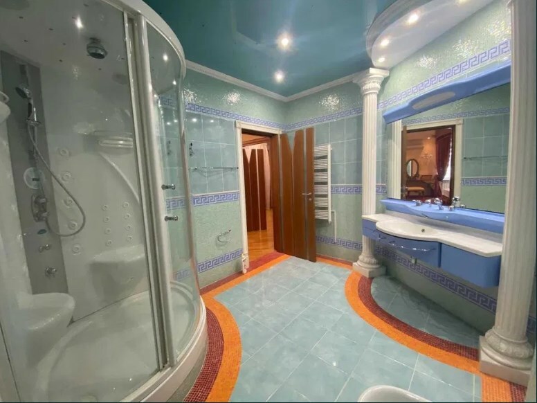 Аренда 4-комнатной квартиры 195 м², Старонаводницкая ул., 13