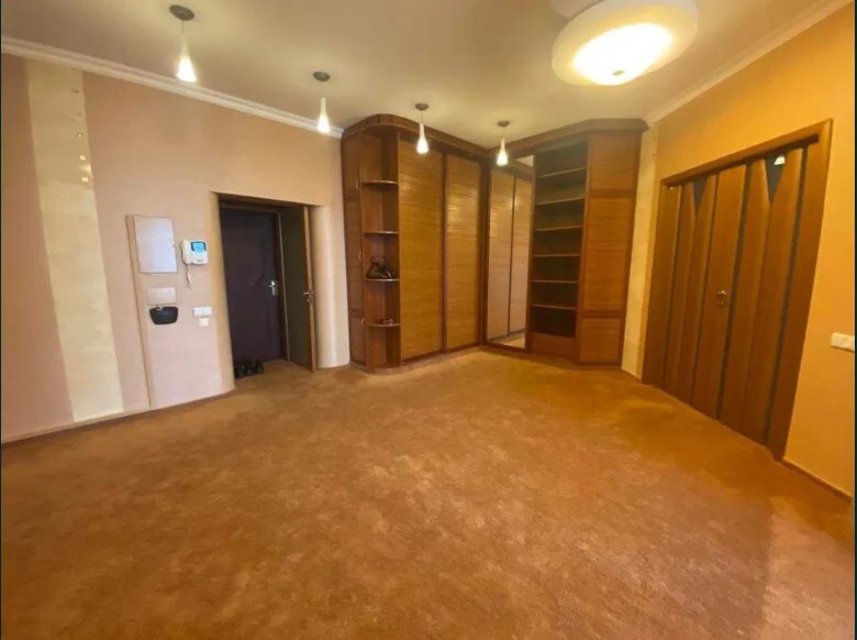 Аренда 4-комнатной квартиры 195 м², Старонаводницкая ул., 13