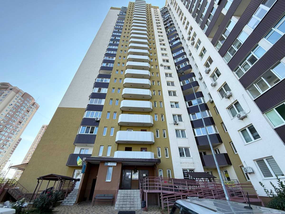 Продаж 3-кімнатної квартири 70.3 м², Моторний пров., 11