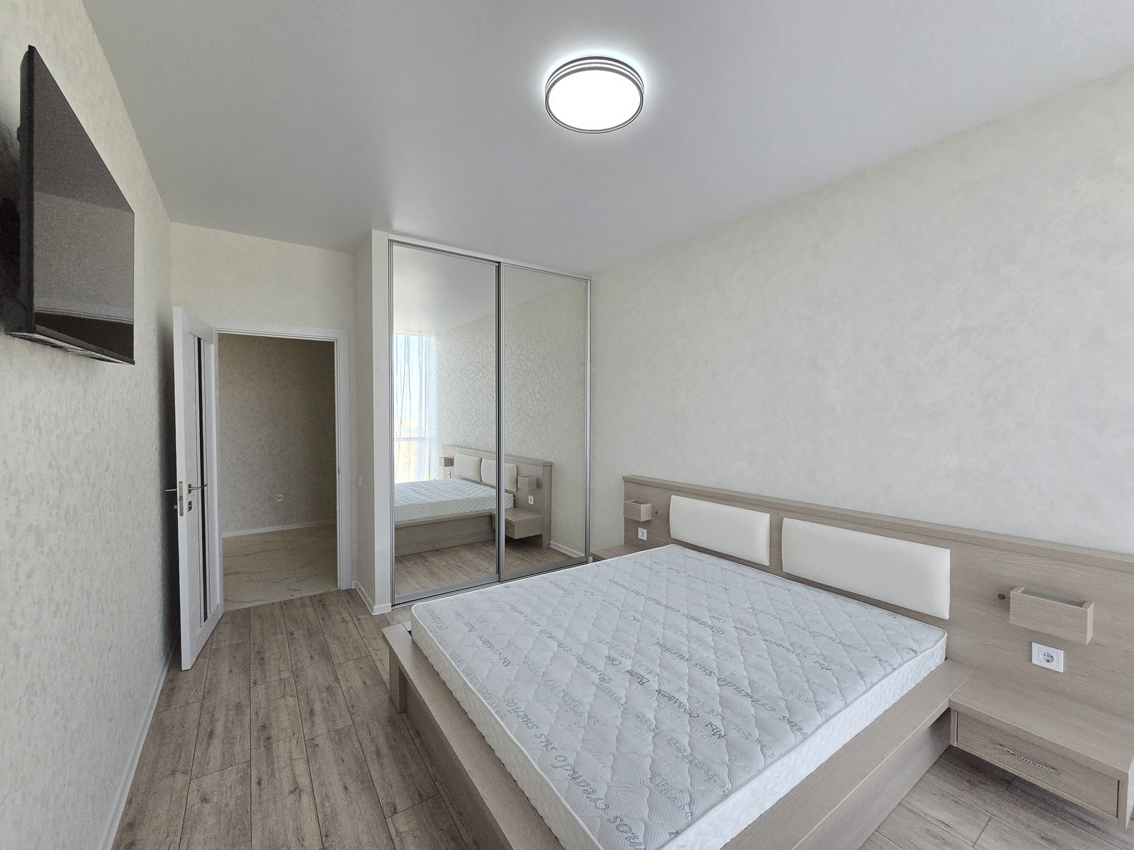 Продажа 2-комнатной квартиры 45 м², Жемчужная ул.