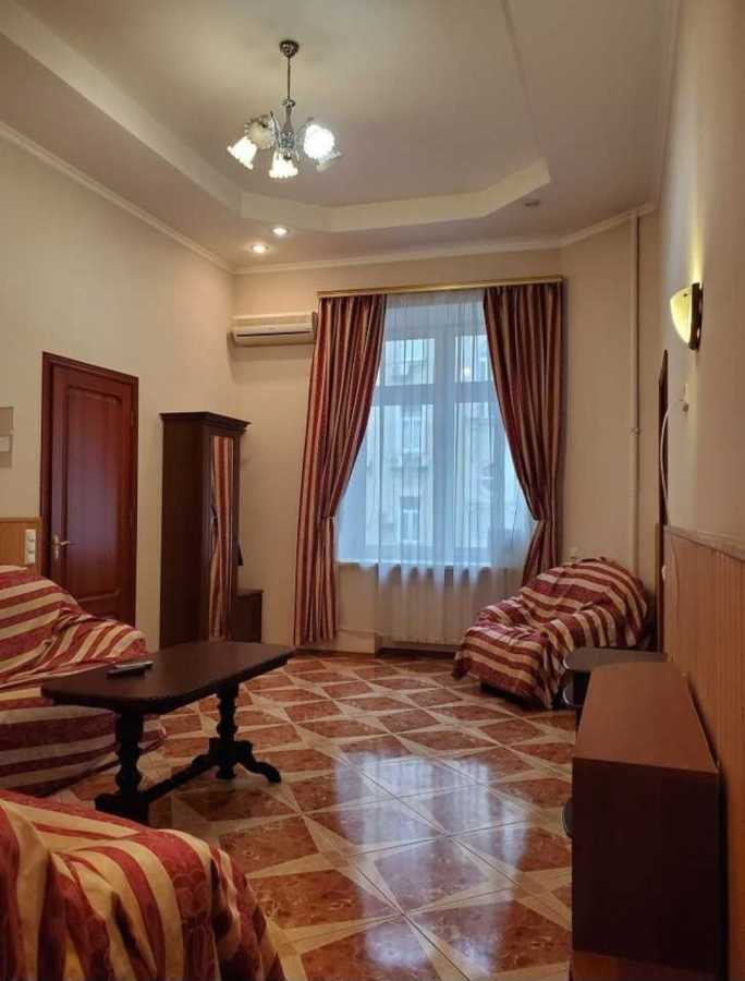 Аренда 3-комнатной квартиры 65 м², Богдана Хмельницкого ул., 32