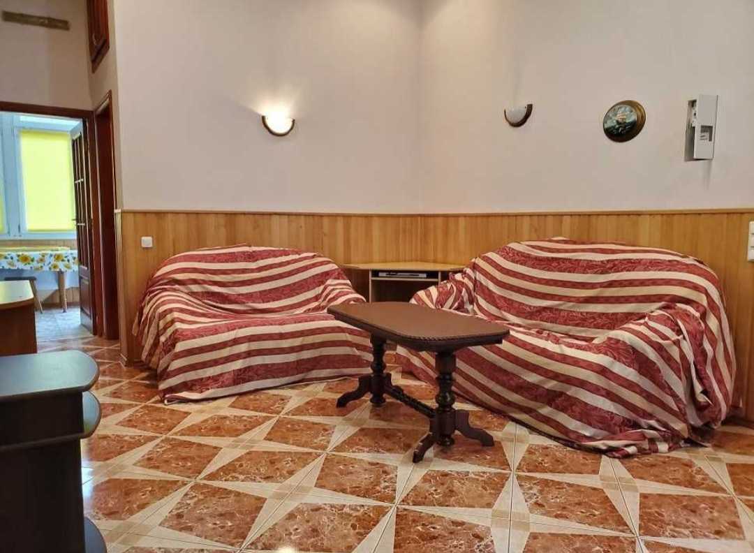 Аренда 3-комнатной квартиры 65 м², Богдана Хмельницкого ул., 32